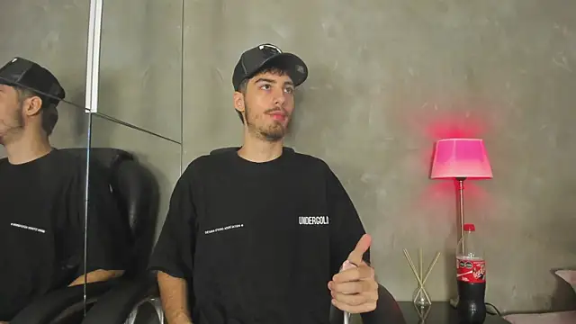 Liam_Crown webcam show