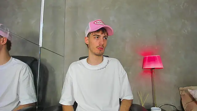 Liam_Crown webcam show