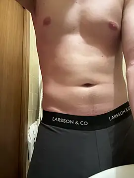 mightycool18 Show in webcam