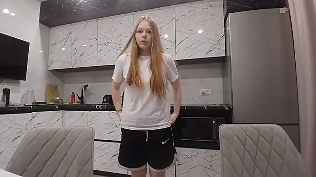 KarinaBestie Webcam-Show