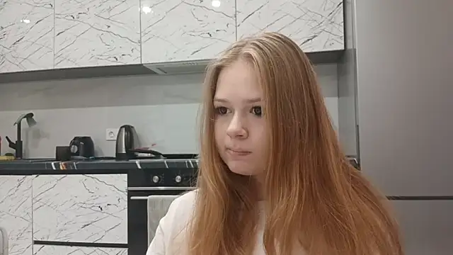 Show modela KarinaBestie na web-kameri
