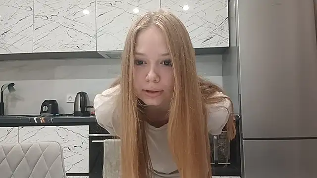KarinaBestie's Webcam Show