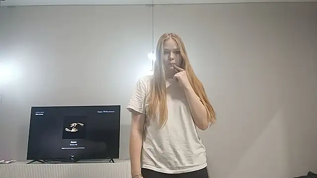 KarinaBestie Show in webcam