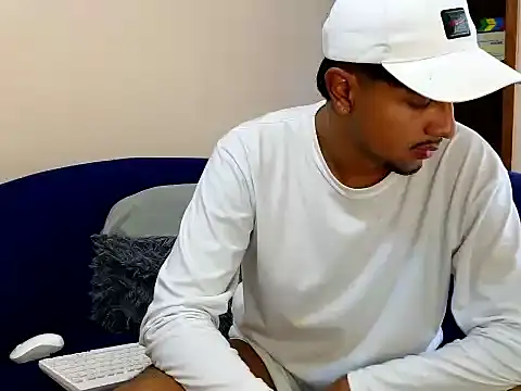 Show modela DavidsBoner na web-kameri