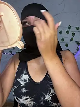 Raina-'s Webcam Show