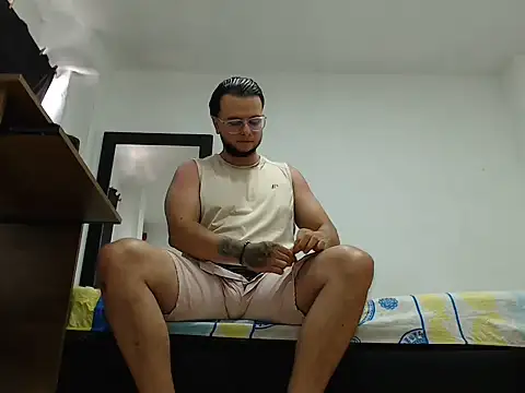 Cloudydayxxx Webcam Show
