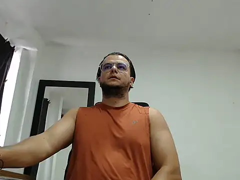 Cloudydayxxx: διαδικτυακό σόου στην κάμερα