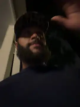 Show modela HungStr8Lightskin na web-kameri