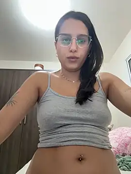 Show de morena_natutal na webcam