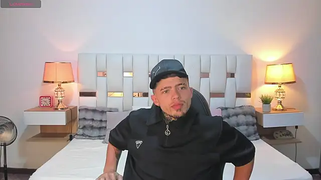 Zeus_damian21 Adlı Modelin Web Kamerası Şovu