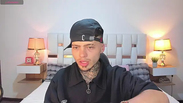 Zeus_damian21 Adlı Modelin Web Kamerası Şovu