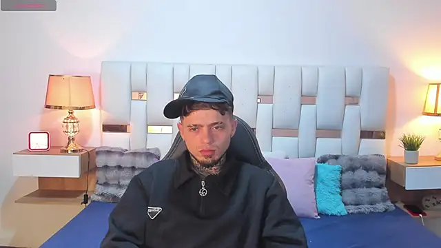 عرض كام Zeus_damian21