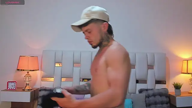 Pertunjukan Kamera Web Zeus_damian21