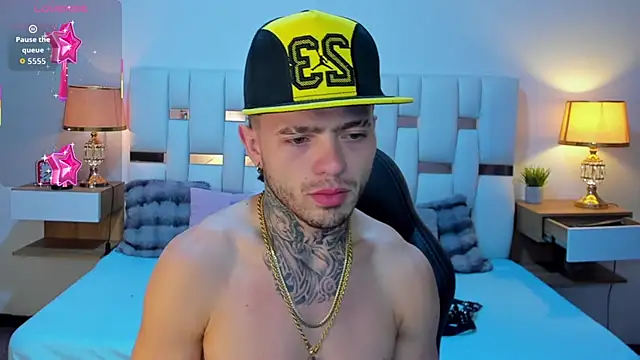 Zeus_damian21 Show in webcam