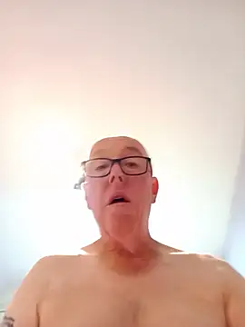 Saintbull68 webkamerás műsora