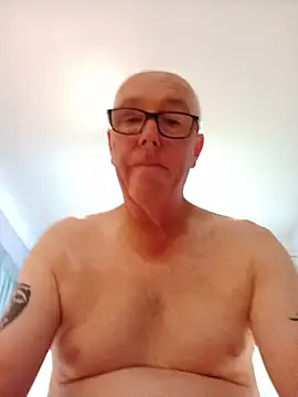 Saintbull68 Webcam Show