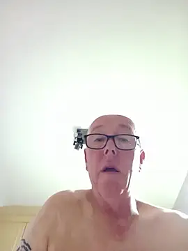 Saintbull68 webcam show