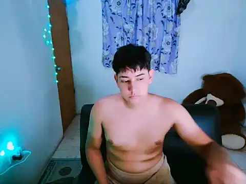 Show modela sweetboyxxx11 na web-kameri