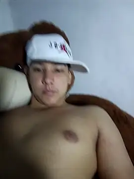 Show modela sweetboyxxx11 na web-kameri