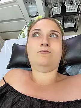 Chat +18 de AdelRich ao vivo
