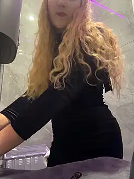 AdelRich XXX чат на живо