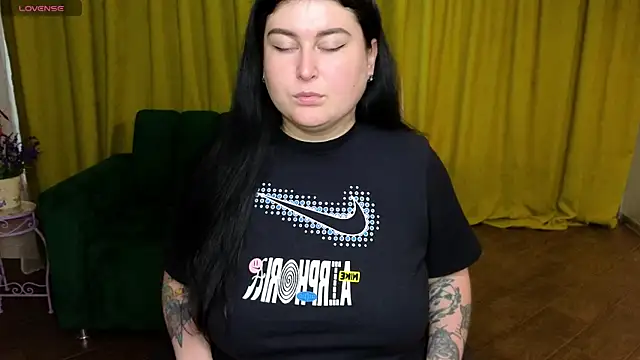 Show modela CessieBler na web-kameri
