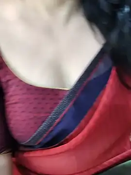 Show modela Tamil-LousyShawm na web-kameri