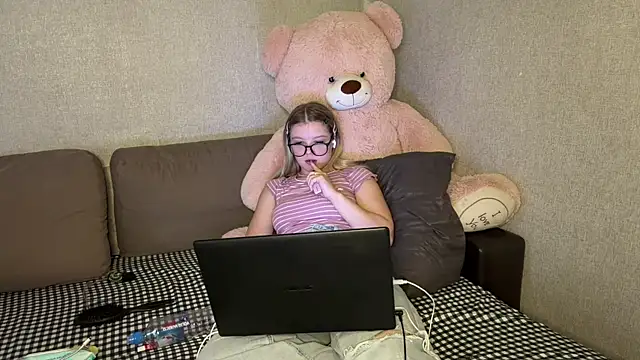 MarlaMotsinger Adlı Modelin Canlı XXX Sohbeti
