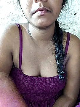 Show modela 19SRIDEVITELUGU na web-kameri