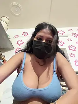 Show modela bhaviyadv na web-kameri