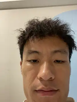 Mr_iphone11 Show in webcam