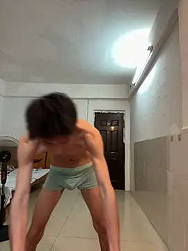 Mr_iphone11 Show Webcam