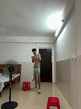 Mr_iphone11 Show Webcam