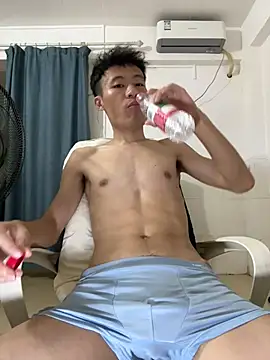 Mr_iphone11 Show in webcam