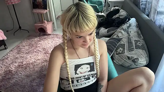 Chat +18 de FreedaDeloach ao vivo
