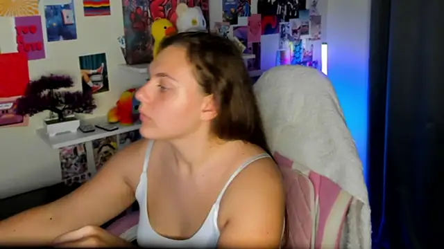 Онлайн чат XXX elara_sunbeam