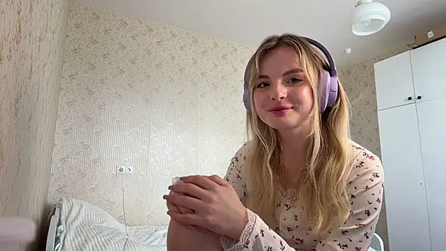 Show modela TeodoraBinney na web-kameri