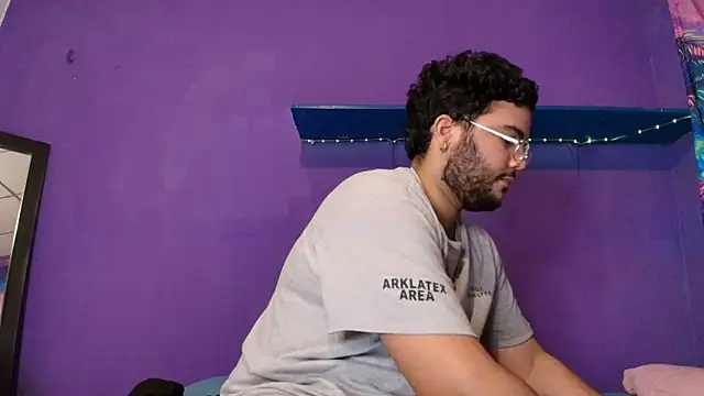 Bruno_3xg_ webkamerás műsora