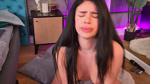 XXX chat uživo modela LucianaDelSol