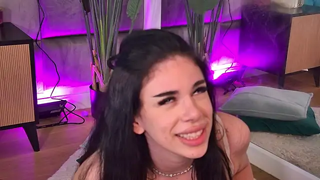 Chat +18 de LucianaDelSol ao vivo