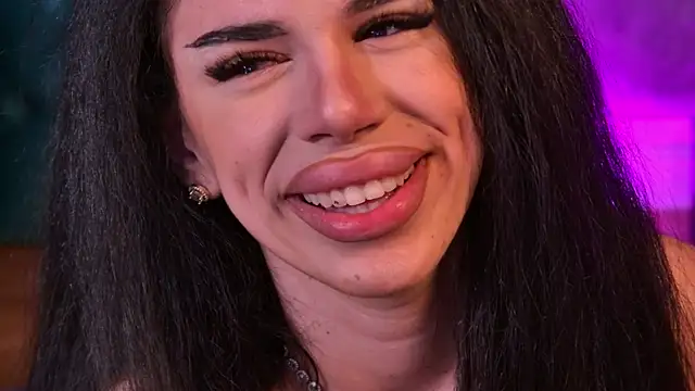 צ'אט XXX בשידור חי של LucianaDelSol