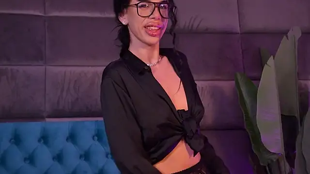 Chat +18 de LucianaDelSol ao vivo