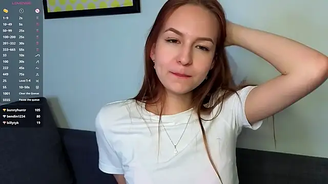 הופעת וובקאם של EvelyneBasse