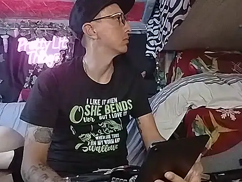 TuzdayG Webcam show