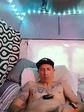 Pokazy przed kamerką – TuzdayG