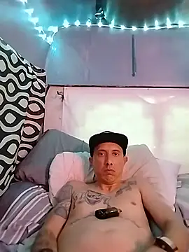 הופעת וובקאם של TuzdayG