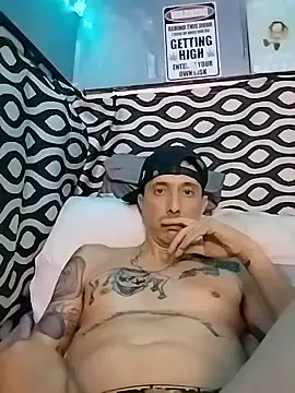 הופעת וובקאם של TuzdayG