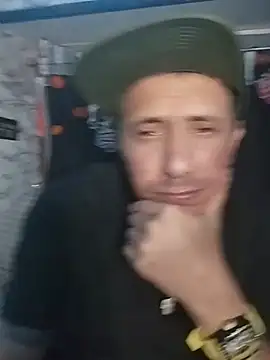 הופעת וובקאם של TuzdayG