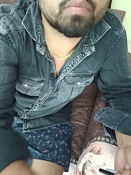 Show de HotDesi_Guy na webcam