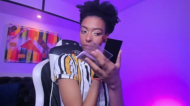 Kiara_Kamau_XXX Webcam-Show